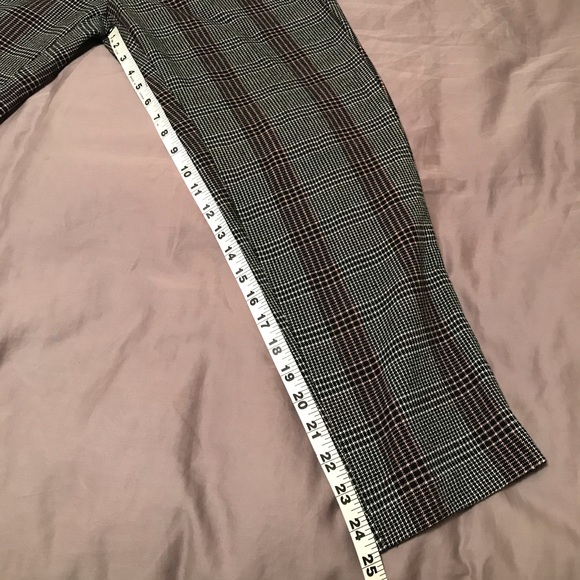 Old Navy Cropped Plaid Pants - Picture 10 of 10